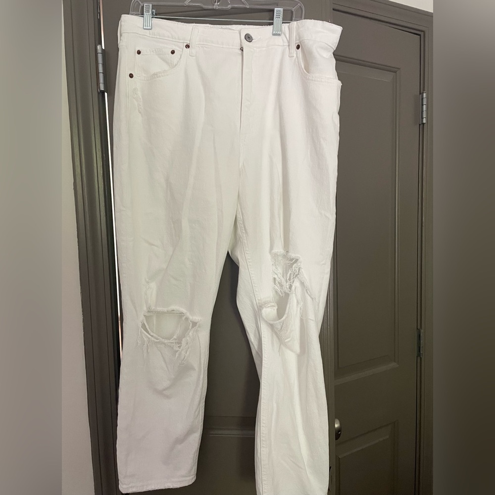Abercrombie & Fitch The Mom High Rise Curve Love white denim jeans-size 16